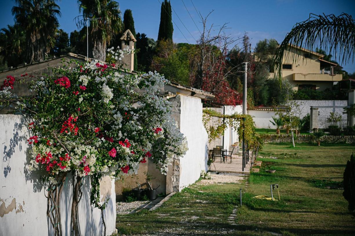 La Bouganville Avola Exterior foto